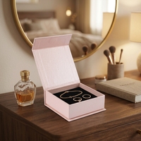Boîte cadeau magnétique personnalisée avec logo en relief pour bracelet et bague, en matériaux recyclés, avec insert en mousse de velours pour parfum et foulard