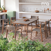 Meiqi Outdoor-Esstisch mit Eisenrahmen und Gehärteter Glasplatte, Wasserdicht, Stapelbar, Langlebig, Gartenmöbel für Draußen