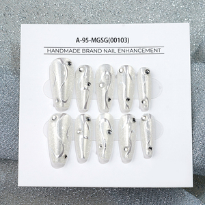 Uñas postizas de lujo personalizadas al por mayor <span class=keywords><strong>con</strong></span> pedrería, forma ataúd mediana, <span class=keywords><strong>con</strong></span> perlas y punta <span class=keywords><strong>francesa</strong></span>, estilo stiletto, para <span class=keywords><strong>manicura</strong></span>, de ABS - Product Image 2