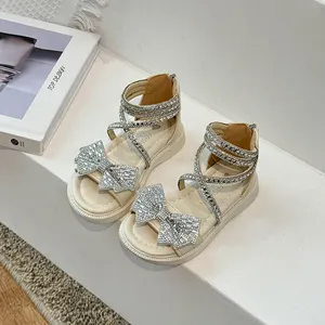 Sandálias femininas para bebês, sapatos de princesa com laço e strass, sandálias de verão com logotipo personalizado, sandálias de dedo aberto, novo estilo, novidade de 2022