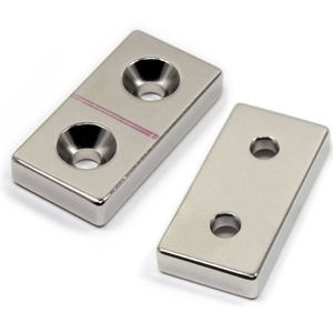 Componenti <span class=keywords><strong>per</strong></span> Contenitori Elettrici: Magneti al Neodimio Rettangolari con Due Fori <span class=keywords><strong>per</strong></span> Viti e Base Svasata - Product Image 1