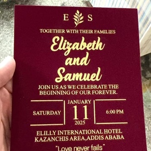 Invitaciones de Boda Impresas con Tipografía en Terciopelo Rojo y Dorado, con Estampado en Caliente con Lámina Dorada, Hechas en China, Personalizadas y en Oferta - Product Image 1