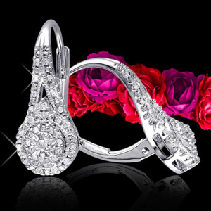 Orecchini pendenti rotondi con cristalli pavé per donna, tono argento, eleganti accessori moda per feste - Product Image 2