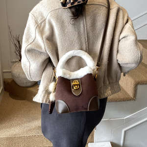 กระเป๋าถือสะพายข้างผู้หญิงแฟชั่นระดับไฮเอนด์รุ่นใหม่ปี 2026 กระเป๋าสะพายไหล่เดี่ยวอเนกประสงค์กันน้ำทรงถัง - Product Image 6