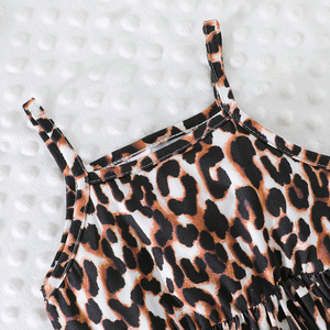 Ensemble deux pièces d'été mignon pour bébés filles, style décontracté, haut court sans manches et jupe imprimée léopard, style actif - Product Image 5