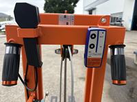 Chariot élévateur manuel de 300 kg |   Chariot de levage léger certifié CE, hauteur de levage de 1,6 m pour la manutention des matériaux dans les restaurants