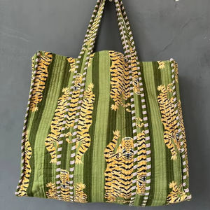 Bolso tote ligero de algodón acolchado con estampado artesanal, para uso diario, bolso de hombro para mujer - Product Image 1