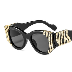 Lunettes de soleil pour femmes, style INS, dernières tendances, monture métallique, perles, surdimensionnées, marque de luxe 2024 - Product Image 6