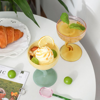 Verre à cocktail de style nordique unique avec tige en forme de S, coupe à champagne esthétique créative, gobelet à vin Martini pour bar