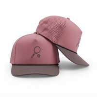 Casquette de sport personnalisée bicolore en corde, 5 panneaux, rose mauve, perforée au laser, visière incurvée, fermeture snapback pour le tennis et le baseball
