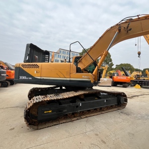 Excavatrice d'occasion Hyundai 330LC-9S de 33 tonnes, modèle 2023, avec composants essentiels (moteur, boîte de vitesses, pompe), rapport fourni - Product Image 2