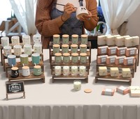 Présentoir de Comptoir en Bois à Plusieurs Niveaux pour Parfums, Colognes, Pots d'Épices et Bougies