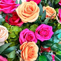 NINI Guirlandes de roses artificielles modernes et colorées en soie et plastique, arrangement de fond durable pour fêtes, événements et mariages