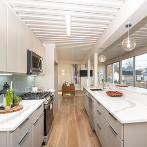 Maisons résidentielles préfabriquées en conteneurs maritimes 40 HQ avec murs en verre, 2 chambres, cuisine et salle de bain à vendre 01 Préfabriquées - Product Image 3