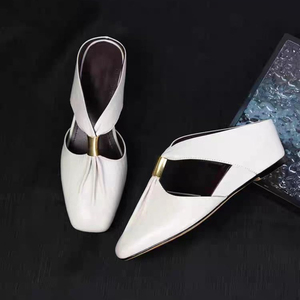 Mules en cuir à bout carré pour femmes, sandales à talons avec boucle métallique, sans talon, pour un usage quotidien décontracté - Product Image 4