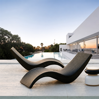Chaise de salon moderne en métal durable pour la maison, le bureau et l'extérieur, design capitonné fait main