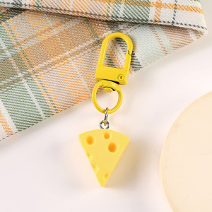 Dibujos animados para amor queso llavero colgante fresco dulce para Smiley Star <span class=keywords><strong>Joker</strong></span> bolsa pequeño PVC venta al por mayor llavero de plástico - Product Image 3