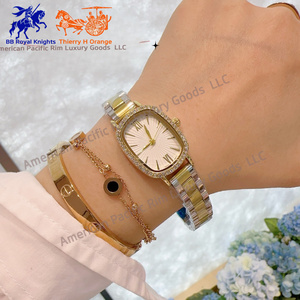 BVGRI Women's Fashionable Quartz Analog Watch Serpentine Diamond Leather Strap Band Personalized Cross Border Bracelet - Product Image 3