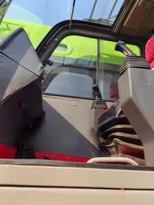 รถเครนเคลื่อนที่แบบติดตั้งบนรถบรรทุก Zoomlion รุ่น ZTC1000V 100 ตัน, QY50V และ ZTC800V สำหรับงานก่อสร้าง - Product Image 3