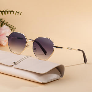 Gafas de Sol Poligonales de Alta Gama Unisex con Marco Metálico, Protección UV400 Clase 2, para Conducir y Uso en Exteriores - Product Image 2