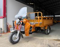 Tricycle de transport à essence 200cc refroidi par eau, essieu flottant complet, essieu arrière, caisse ouverte, véhicule de transport à trois roues