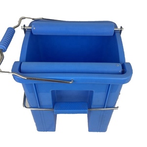 <span class=keywords><strong>Cubo</strong></span> de Plástico Resistente para Trapeador <span class=keywords><strong>con</strong></span> <span class=keywords><strong>Pedal</strong></span> y Escurridor - Product Image 1