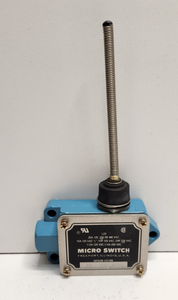Interruptor de Límite de Resorte Oscilante PLC Nuevo Sin Caja 20A 480V BAF1-2RN18-RH con Garantía - Product Image 1