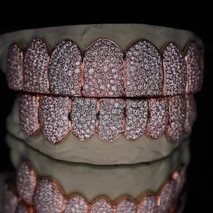 Grillz dentaire personnalisé en argent, style Hip Hop, serti en nid d'abeille, avec diamants Moissanite VVS, effet 'Iced Out' - Product Image 6