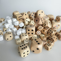 Fabricants personnalisés graver imprimé en vrac dés en gros 6 faces jeux de dés adultes dés en bois