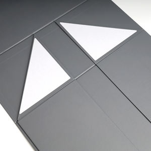 맞춤형 고급 회색 무광 자석 잠금식 견고한 종이 상자 리본 손잡이 접이식 선물 상자 플립 탑 봉투 스타일 포장 상자 - Product Image 6