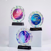 Haute qualité personnalisé facettes rondes trophée laiton extérieur broche diamant artisanat coloré cristal nom individuel gravé