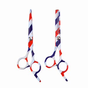 กรรไกรตัดผมมืออาชีพ สแตนเลสสตีล พร้อมแหวนยางยึดสกรูและที่พักนิ้ว สำหรับใช้ในร้านเสริมสวย - Product Image 5