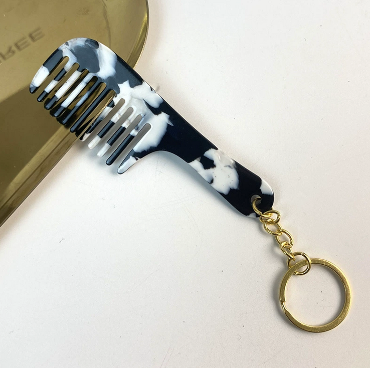 Black + White; 9.5*3.2cm; gold chain