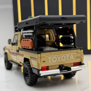 Coche de juguete de metal fundido a presión 1:32 Toyota Land Cruiser LC79 con sonido, luces, puertas que se abren y función de retroceso, modelo de aleación para exhibición, regalo. - Product Image 6