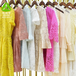 Vendita all'ingrosso rastrelliere di abbigliamento di seconda mano <span class=keywords><strong>corea</strong></span> alla moda usato balle di abbigliamento 45kg collezione estiva per la vendita - Product Image 5