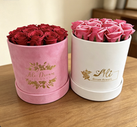 Boîtes d'emballage rondes de luxe personnalisées en carton recyclé avec options de logo personnalisé pour roses et fleurs préservées