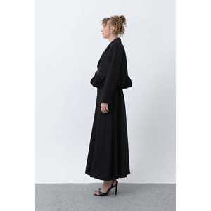 Elegante Gabardina para Mujer con Detalle de Volantes, Manga Larga, Tejida, Otoño, Negra, Tallas S y L - Product Image 2