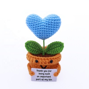 Best-seller de la Saint-Valentin : Ornement de plante en pot fait main au crochet, décor Amigurumi sur le thème du cœur, qui procure de la joie - Product Image 6