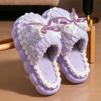 Chaussons d'intérieur roses en dentelle et peluche pour femmes, à bout ouvert, à enfiler, avec semelle plateforme épaisse effet nuage, chauds pour l'hiver, vente en gros pour dames