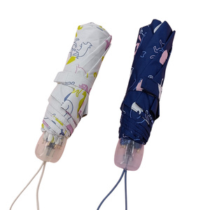 <span class=keywords><strong>Parapluie</strong></span> pour les besoins quotidiens, ouverture manuelle, pliable en 3 sections, avec impression personnalisée sur toute la surface - Product Image 4