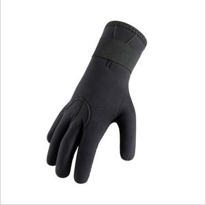 Gants de plongée en <span class=keywords><strong>néoprène</strong></span> de <span class=keywords><strong>3mm</strong></span> d'épaisseur avec paume en caoutchouc texturé pour les sports nautiques - Product Image 5