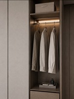 Armoire intégrée pour toute la maison, placard sur mesure avec tiroirs et étagères ouvertes