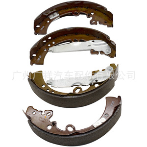 ผ้าเบรก 04495-0K120 สำหรับโตโยต้า 1KD-FTV 2KD-FTV อะไหล่ทดแทนแบบกึ่งโลหะ - Product Image 5