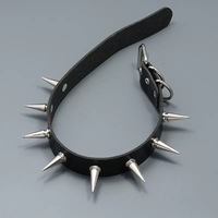 Collier en cuir PU clouté pour femme, style boîte de nuit, avec collier créatif à épines et chaîne de clavicule, très populaire 2026