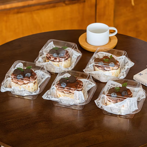 Caja de postre de plástico desechable transparente para pastel Tiramisú Piezas cortadas Rollo de queso con bandeja de papel inglés - Product Image 2