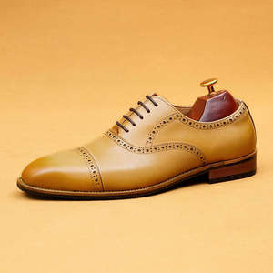 Zapatos formales de cuero genuino pulido de alta gama para hombre en negro oscuro para parejas con botones dorados, zapatos de vestir. - Product Image 6