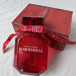 น้ำหอม <span class=keywords><strong>Bombshell</strong></span> Floral Sweet Flower ขนาด 100 มล. กลิ่นหอมติดทนนาน น้ำหอมแบรนด์ <span class=keywords><strong>Victoria</strong></span>'s <span class=keywords><strong>Secret</strong></span> ของแท้สำหรับผู้หญิง - Product Image 4