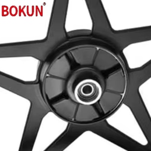 Llanta de Motocicleta de Aleación de Aluminio Forjado de Cinco Radios, Color Negro, Serie <span class=keywords><strong>BOKUN</strong></span>, Nuevo Estilo, 1.6/1.6x18 Pulgadas, Envío Directo de Fábrica - Product Image 4
