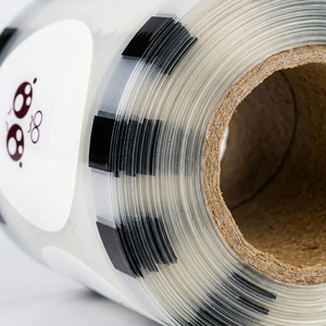 Rollo de Película de PP Bopp Termosellable a Prueba de Humedad con Diseño Impreso Transparente para Sellado de Vasos de Bebidas y Té Boba - Product Image 3