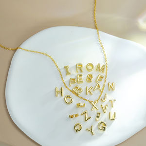 Joyería Hip Hop 26 Colgantes con Iniciales Mini Dijes Brillantes de Letras del Alfabeto Bañados en Oro de 18K para Fabricación de Joyería DIY Collar y Pulsera - Product Image 4